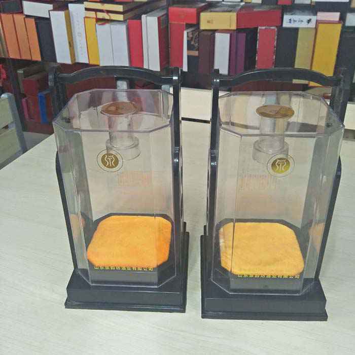 三(san)斤壇(tan)裝透(tou)明盒(he)