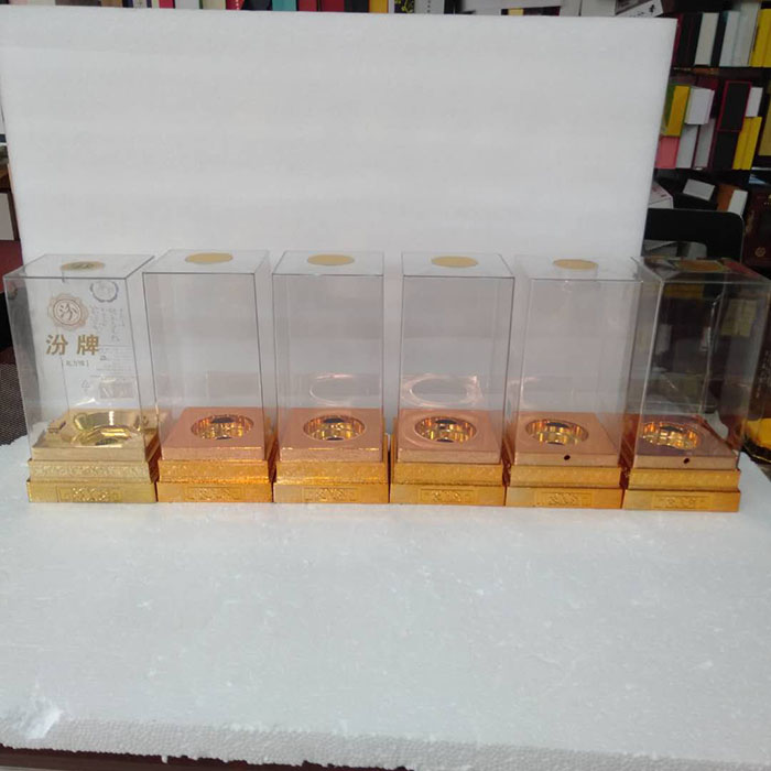 好(hao)看的亞(ya)克力酒(jiu)盒包裝(zhuang)白酒…