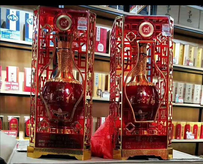 新(xin)款镂空(kong)白酒透(tou)明盒镂(lou)空P…