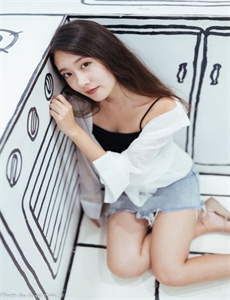 《两男两女-韩婧格槟榔视频》